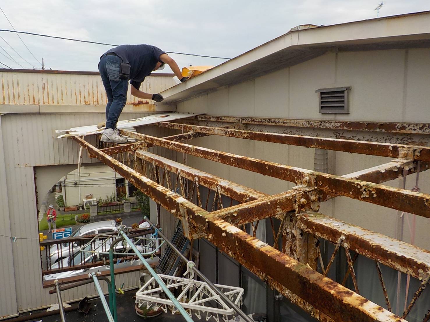 既存の波板・雨樋解体